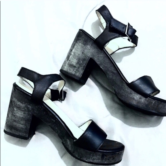 AMERICAN APPAREL WOODEN HEEL SANDAL - Picture 1 of 8